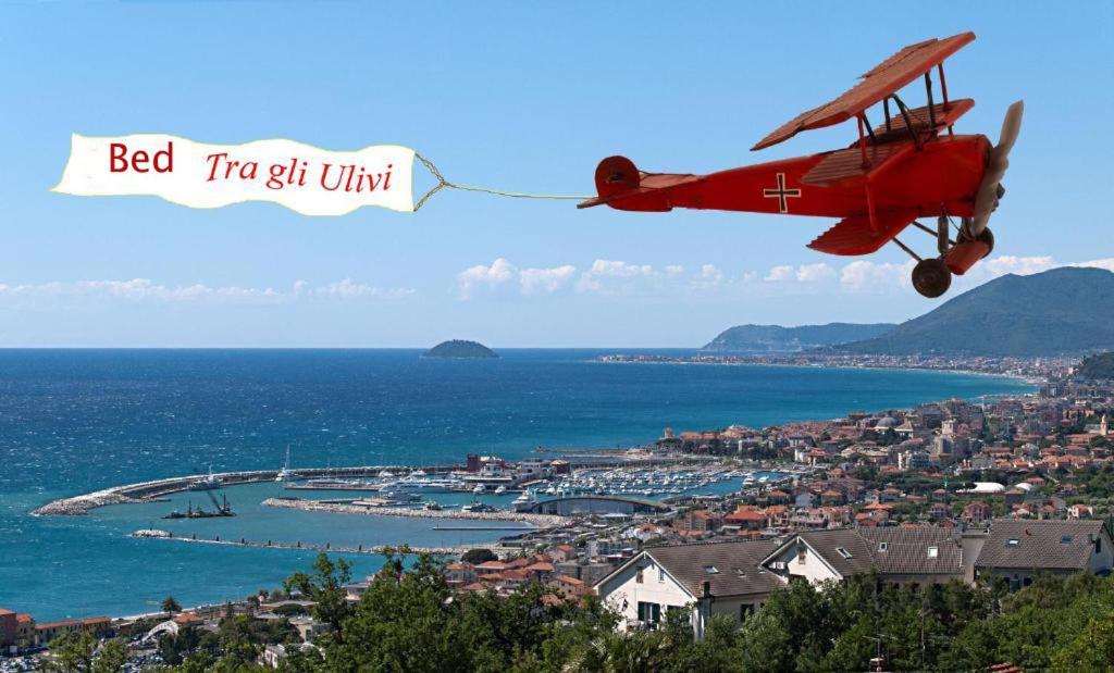 Tra Gli Ulivi Bed and Breakfast Pietra Ligure Eksteriør billede