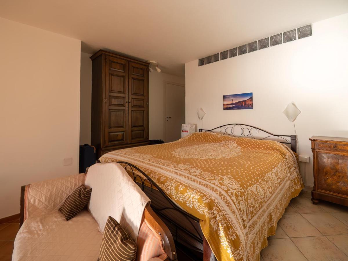 Tra Gli Ulivi Bed and Breakfast Pietra Ligure Eksteriør billede