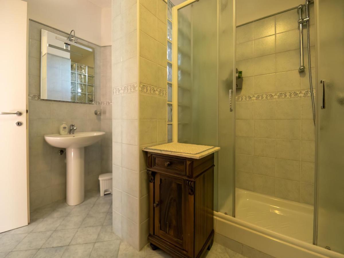 Tra Gli Ulivi Bed and Breakfast Pietra Ligure Eksteriør billede