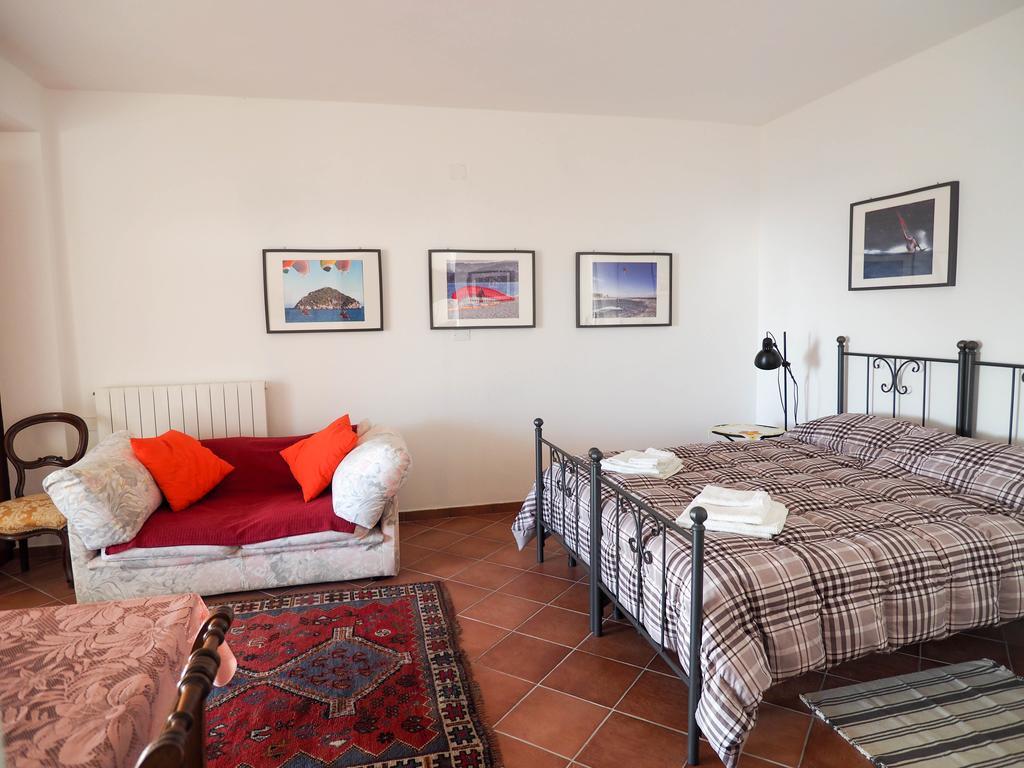 Tra Gli Ulivi Bed and Breakfast Pietra Ligure Eksteriør billede